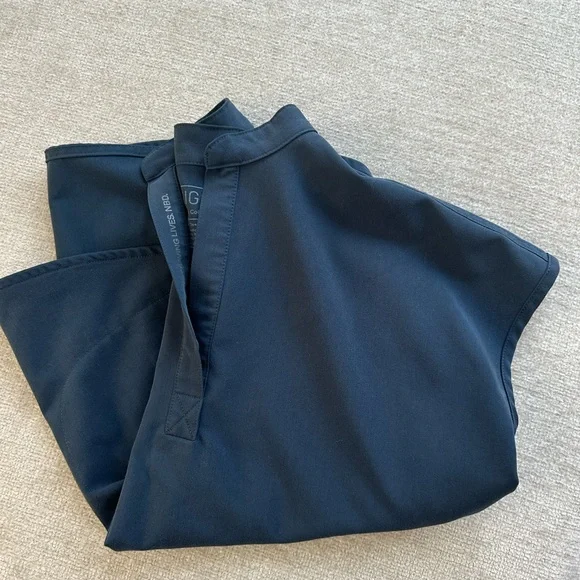 Figs Zamora joggers and Rafaela scrub top - Picture 3 of 5